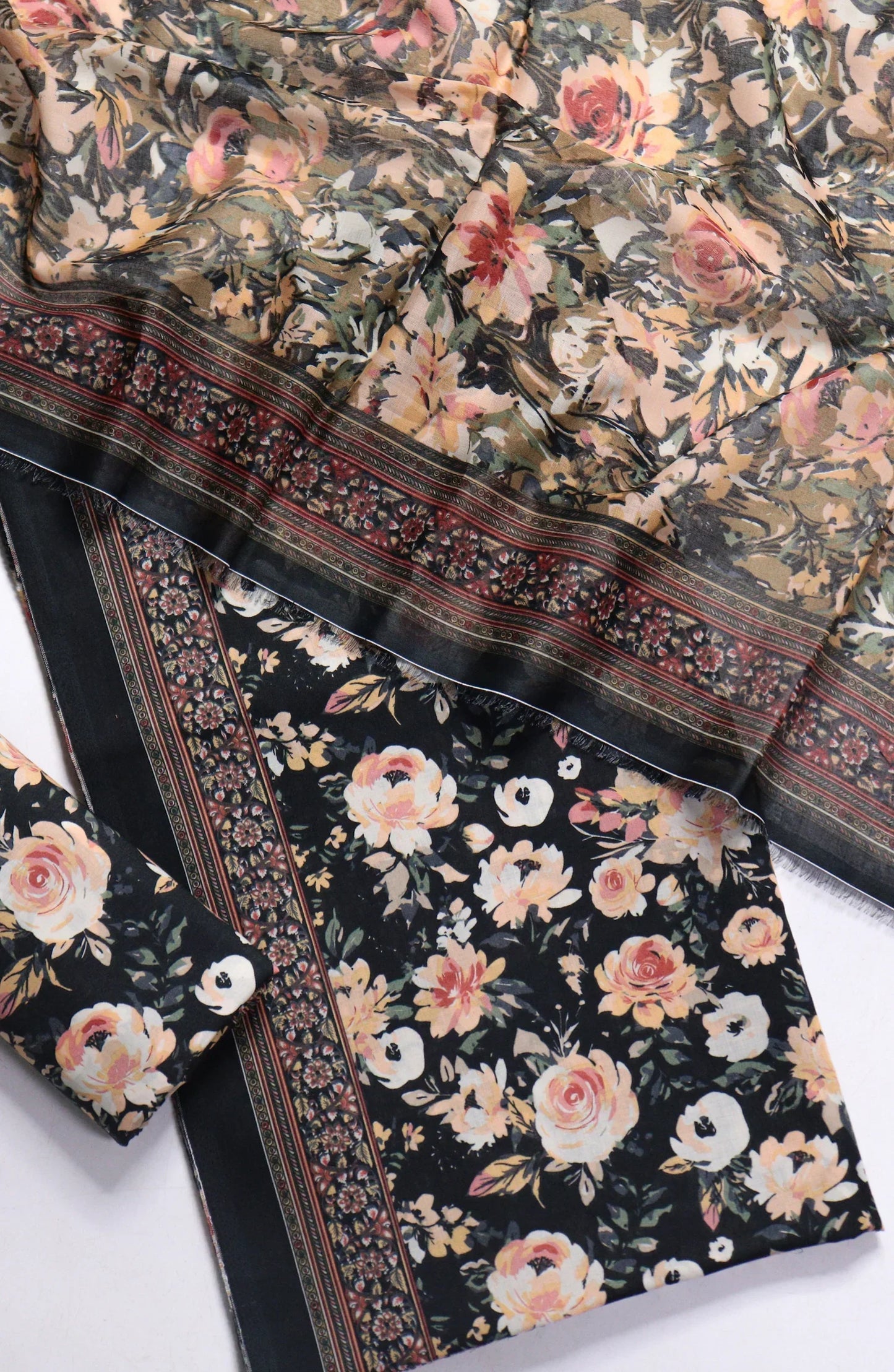 Printed Lawn Unstitched 3 Piece Suit
