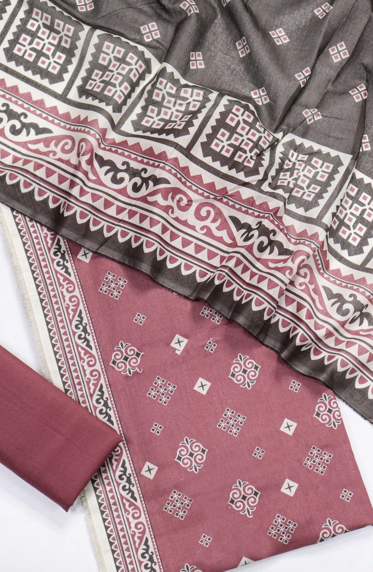 Printed Lawn Unstitched 3 Piece Suit
