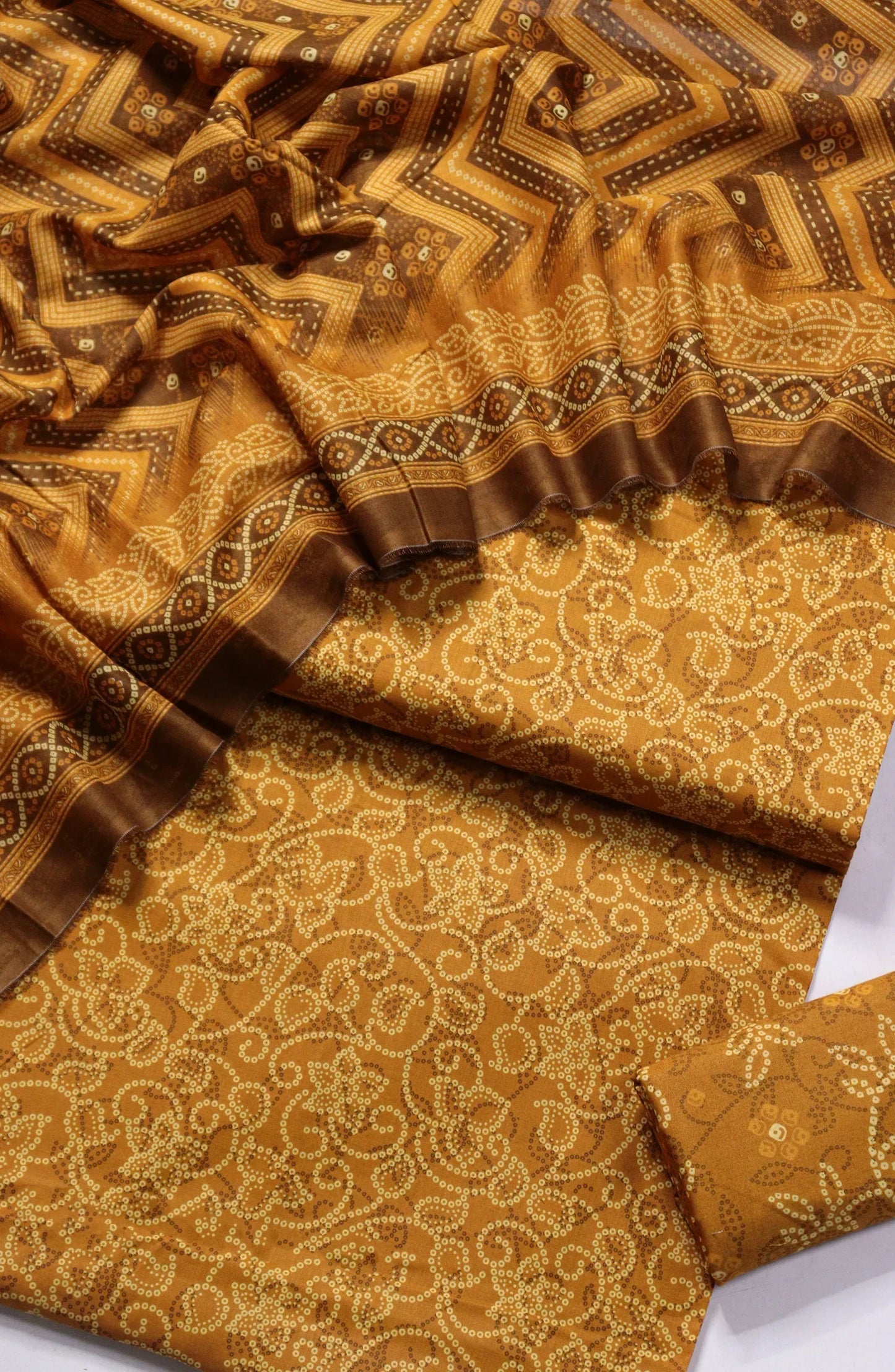 Printed Lawn Unstitched 3 Piece Suit