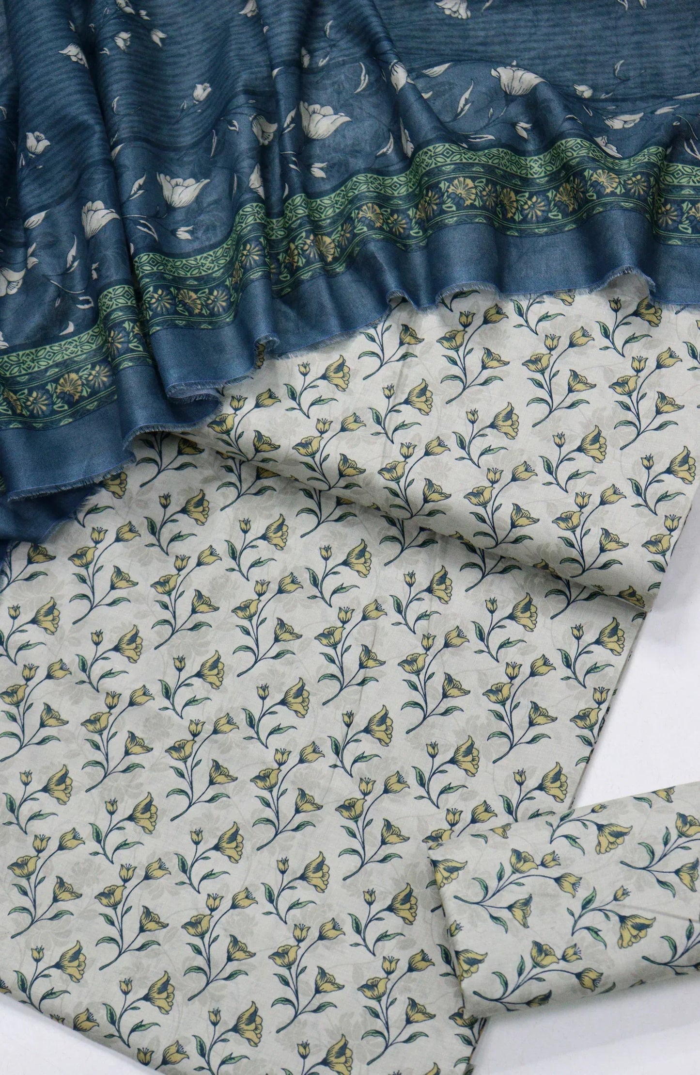 Printed Lawn Unstitched 3 Piece Suit